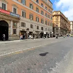 Relais Servio Tullio Konukevi 4*